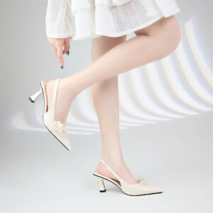 Giày cao gót Moonn dáng Slingbakc bít mũi đính hoa lụa