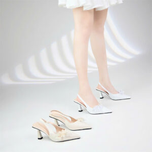 Giày cao gót Moonn dáng Slingbakc bít mũi đính hoa lụa