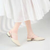 Giày nữ màu kem gót thấp quai ngang thanh lịch