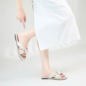 Dép nữ Moonn đế bệt quai bản cong phối nơ nhỏ xinh