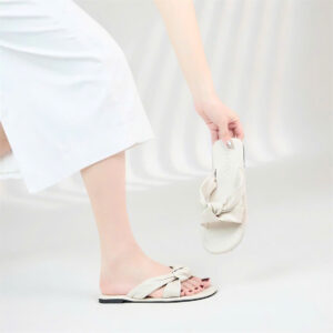 Dép nữ Moonn đế bệt quai bản cong phối nơ nhỏ xinh
