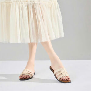 Dép nữ Moonn đế bệt quai đan chéo mềm mại